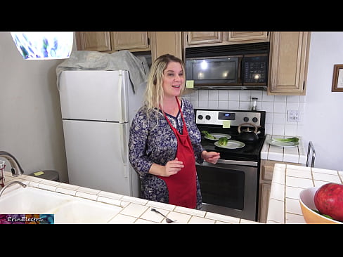 ❤️ Stepmom mulgere eum in culina ante diem suum Fucking  at porn la.pi-porno.ru
